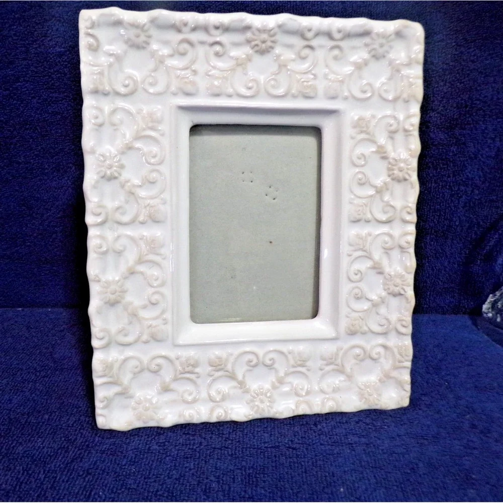 White Antique Style Glass Picture Frame for 3 X 5 Pictures Wedding Birthday Etc